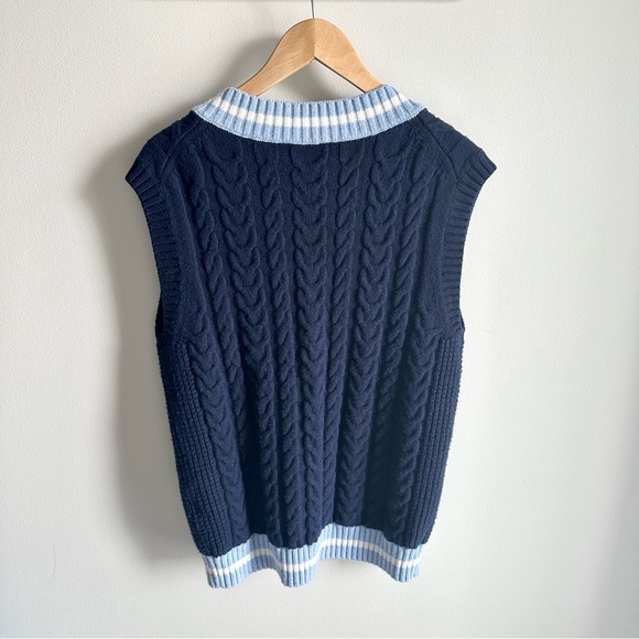 aritzia sunday best sweater vest - Picture 2 of 4